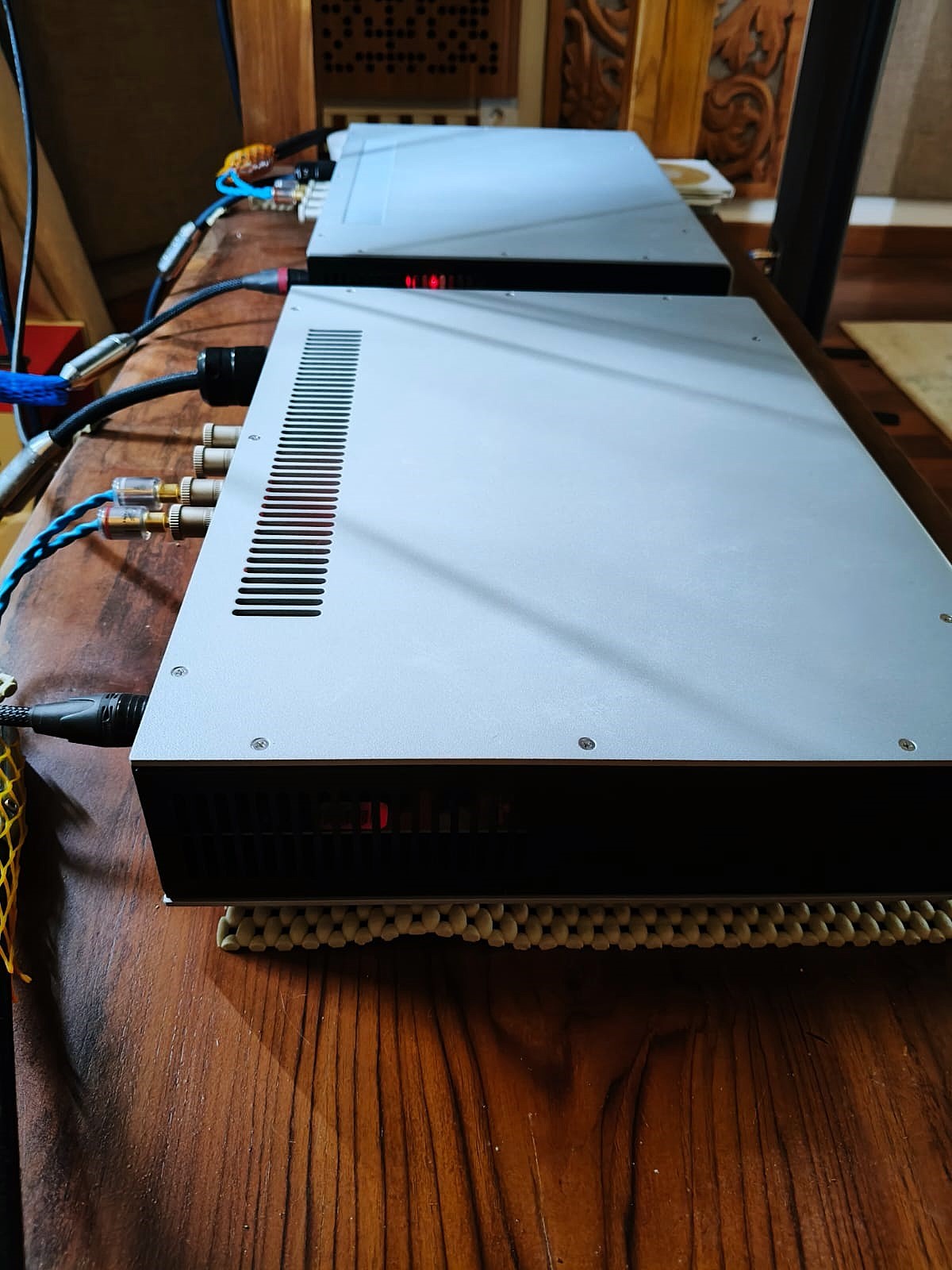 PS Audio Stellar M700 monoblock power amplifier