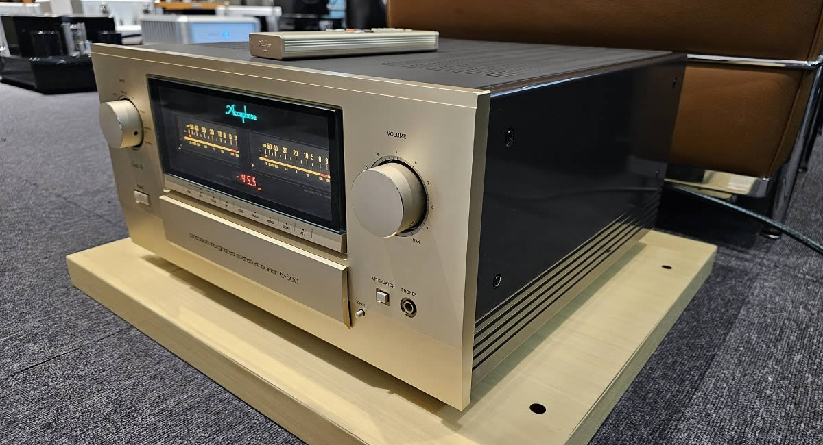 Accuphase E800 