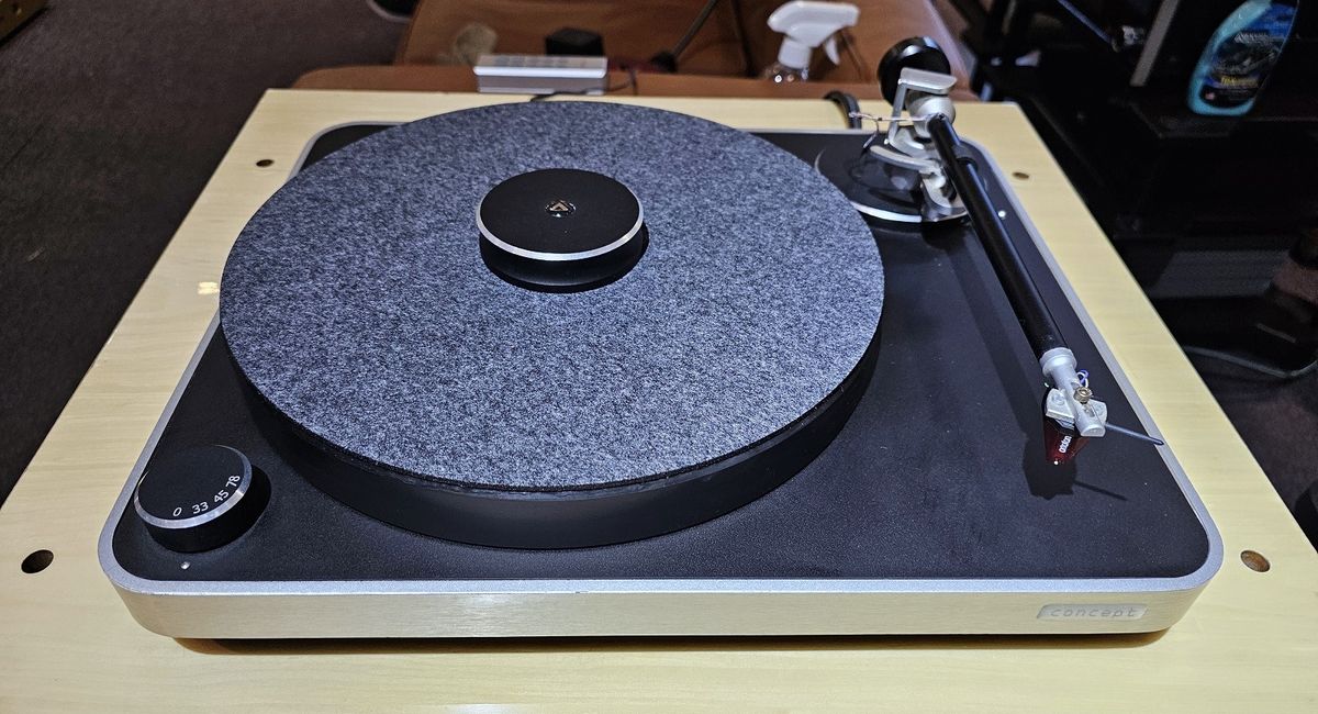 Clearaudio Concept Record Player