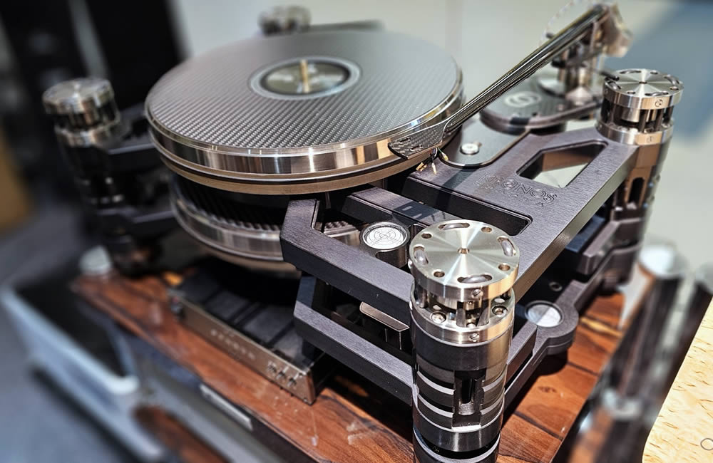 Kronos Sparta with Black Beauty tonearm