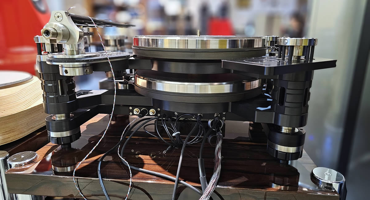 Kronos Sparta with Black Beauty tonearm