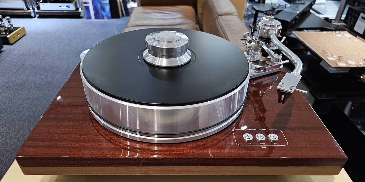 Project Signature 10 turntable and tonearm