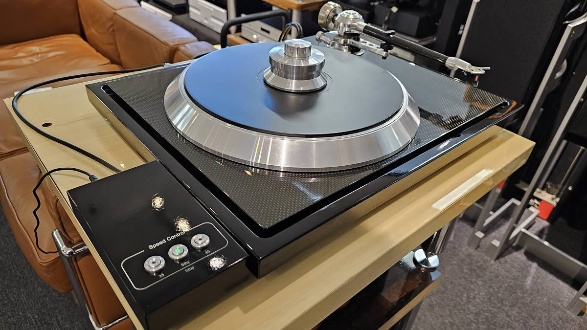 E.A.T. C-Sharp turntable 