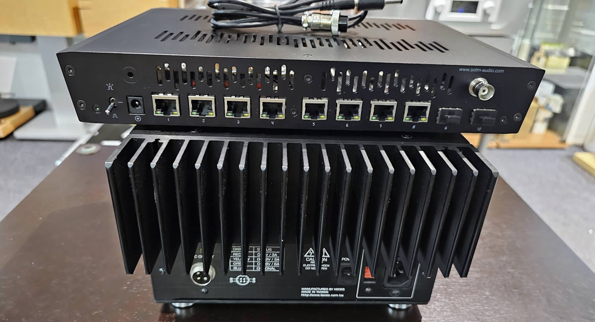 SOtM sNH-10G Audiophile Ethernet Switch with KECES linear PSU