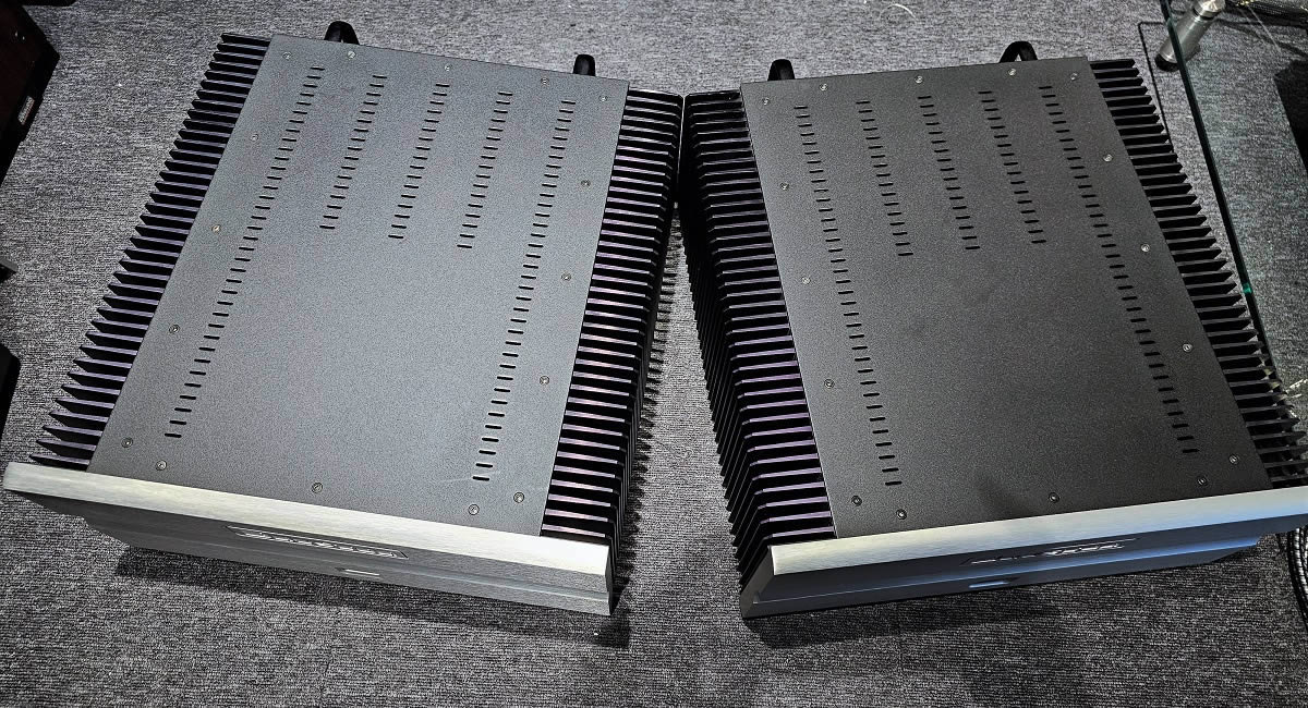 Bryston 28B-SST monoblock power amplifier Bryston 28B-SST monoblock power amplifier